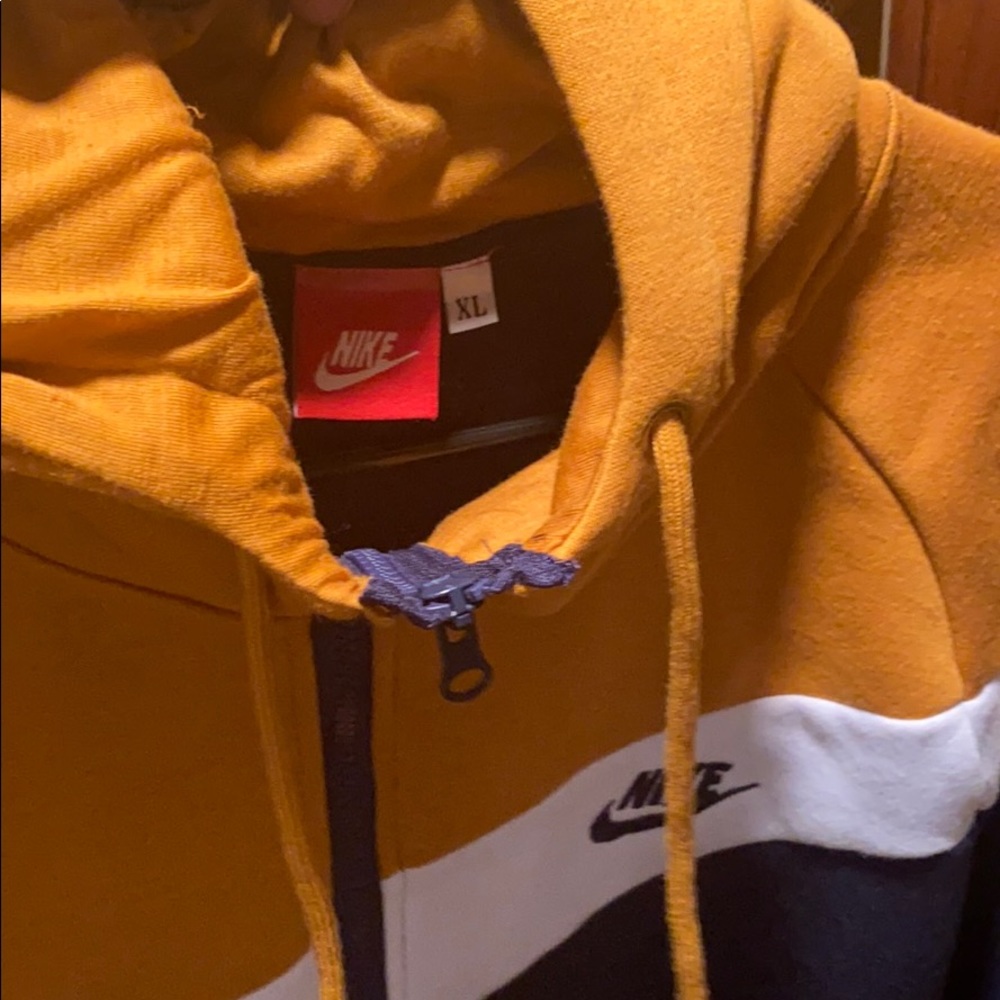 Nike swoosh hoodie - Picture 3 of 3